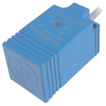Proximity sensor standard function type, square shape/direct-current 3 wire type.Test distances: 10 mm and 15 mm