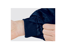 Double sleeves: Prevents the intrusion of cold outside air and realizes more comfortable work even in winter.