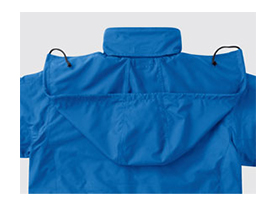 Collar Retractable Hood: A convenient hood that can be stored in the collar according to the weather conditions and workplace.